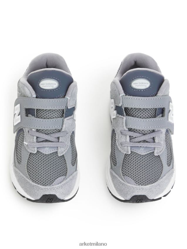 calzature esso ARKET bambini New Balance 2002 formatori giovanili grigio 6F0F6L1404