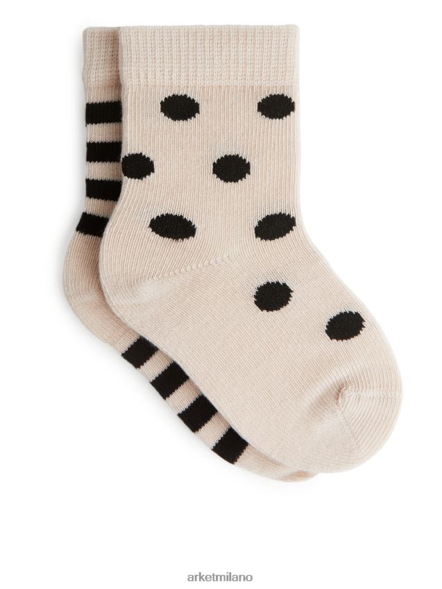 vestiario esso ARKET bambini calzini a pois, 2 paia beige/pois 6F0F6L1779