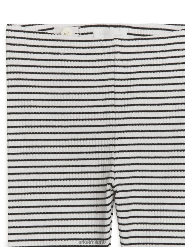 vestiario esso ARKET bambini pantaloncini da bicicletta a coste bianco sporco/nero 6F0F6L1552