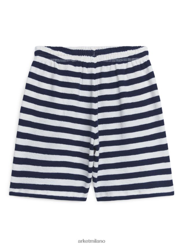 vestiario esso ARKET bambini pantaloncini in jersey testurizzato blu scuro/righe 6F0F6L1542