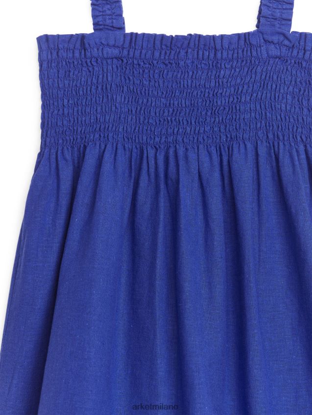 vestiario esso ARKET bambini Abito in seersucker a punto smock blu 6F0F6L1375
