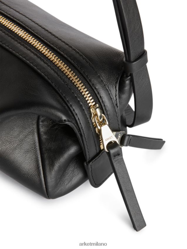 borse esso ARKET unisex borsa a tracolla squadrata in pelle nero 6F0F6L744