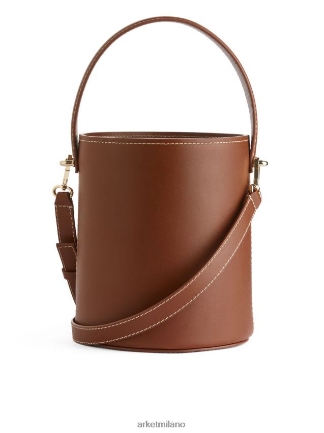 borse esso ARKET unisex piccola borsa a secchiello in pelle marrone 6F0F6L768