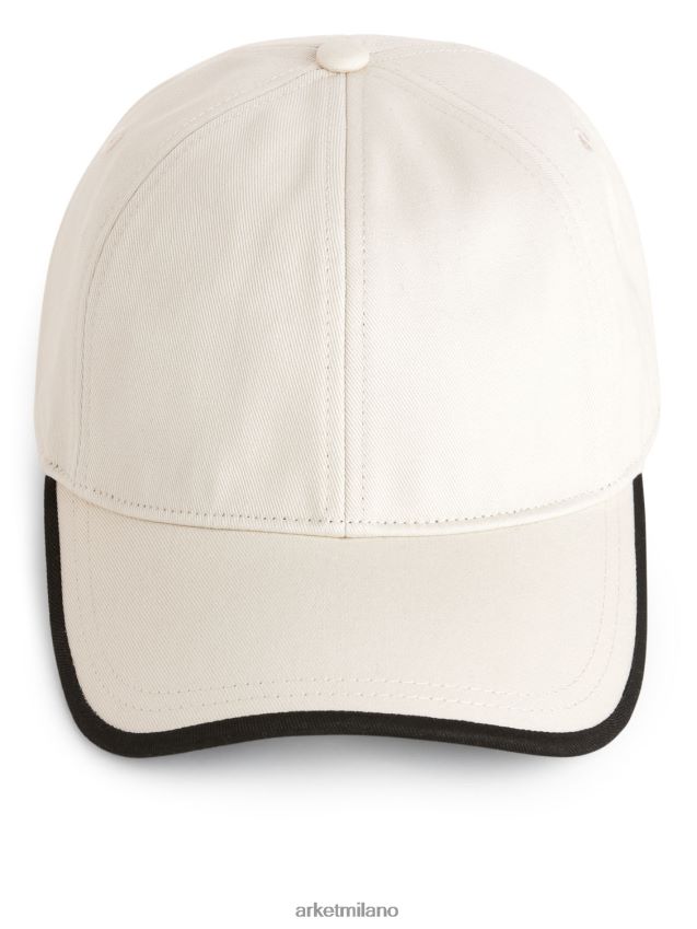 Accessori esso ARKET donne berretto in twill di cotone bianco sporco/nero 6F0F6L822