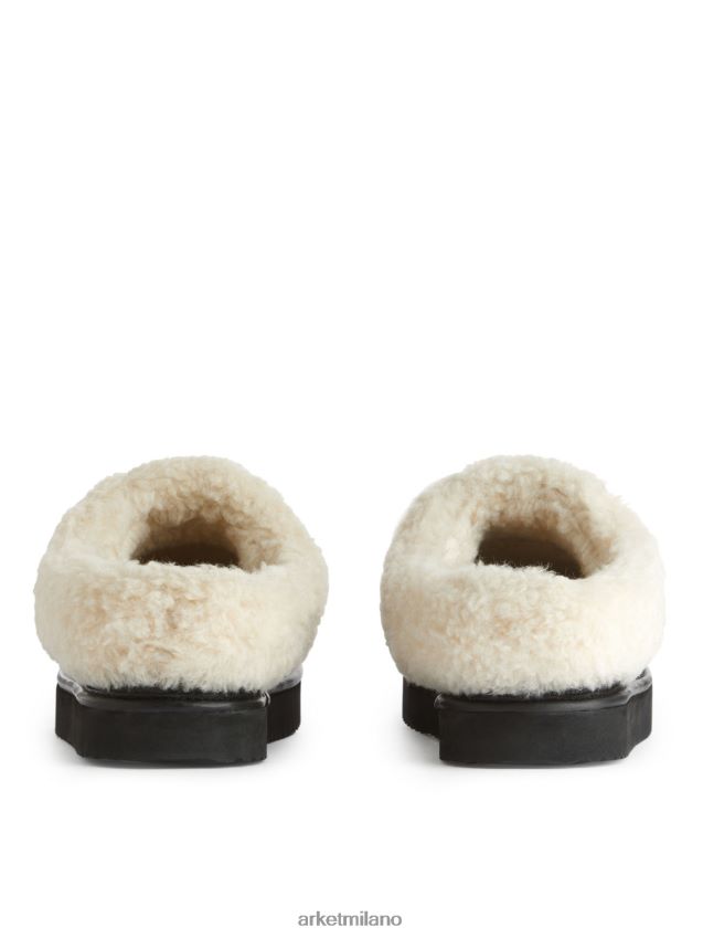 calzature esso ARKET donne pantofole in pile di pelle nero/bianco sporco 6F0F6L524