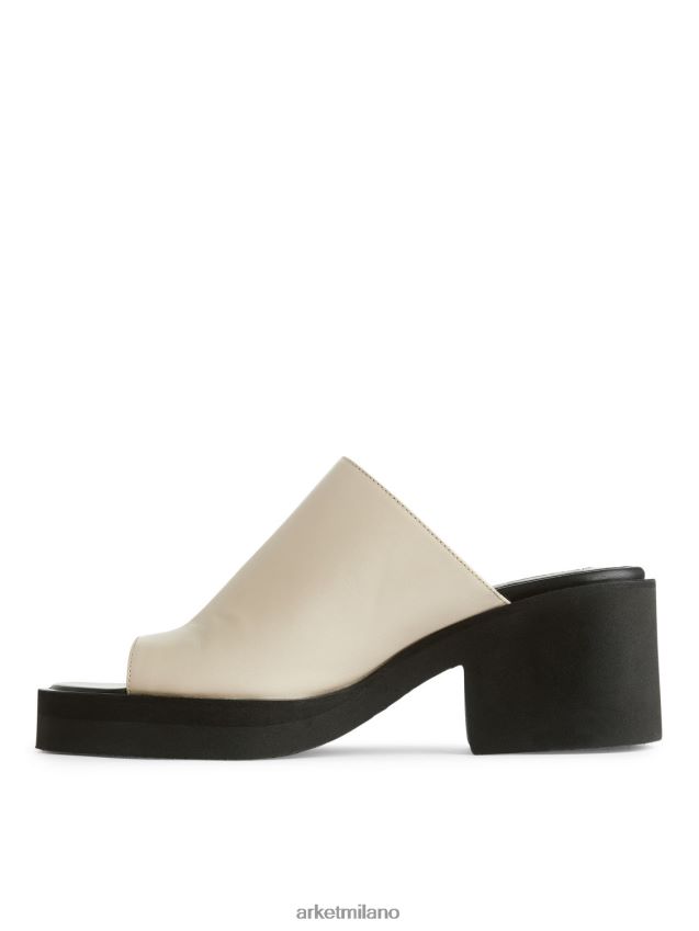 calzature esso ARKET donne sandali larghi in pelle slip-in bianco sporco/nero 6F0F6L696