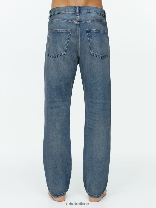 vestiario esso ARKET uomini jeans affusolati rilassati sulla costa blu scuro 6F0F6L1098