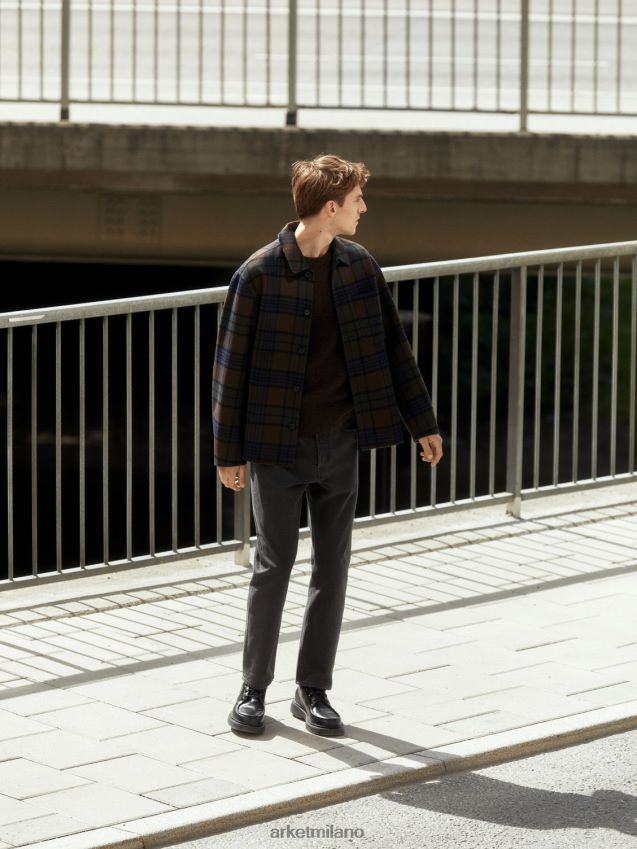 vestiario esso ARKET uomini jeans affusolati rilassati sulla costa nero lavato 6F0F6L1099