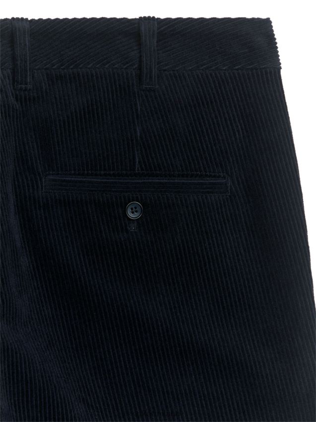 vestiario esso ARKET uomini chino dritti in velluto a coste blu scuro 6F0F6L1088