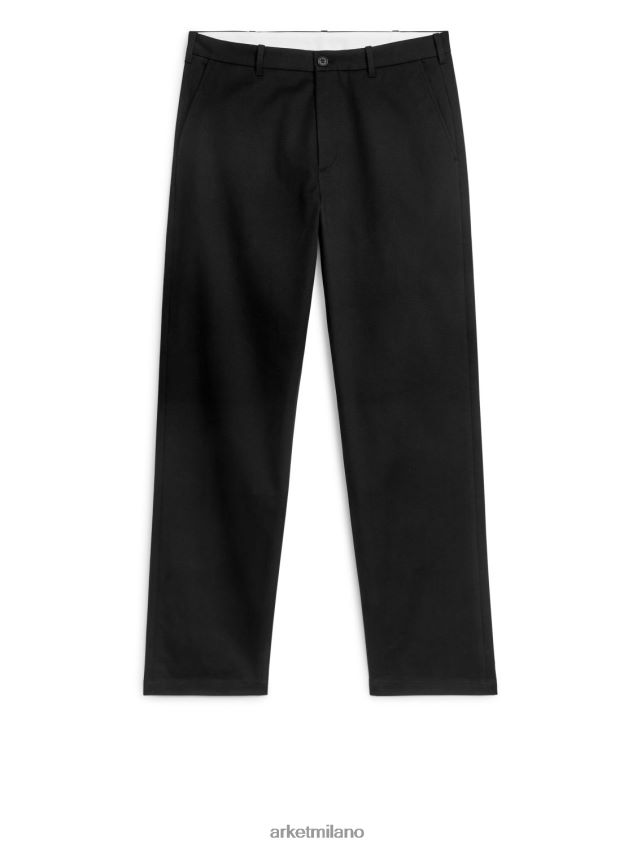 vestiario esso ARKET uomini pantaloni chino regolari in cotone elasticizzato nero 6F0F6L1086