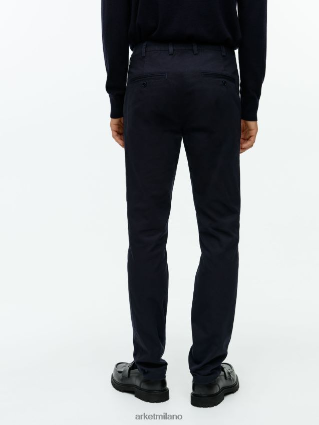 vestiario esso ARKET uomini pantaloni chino slim in cotone blu scuro 6F0F6L1069